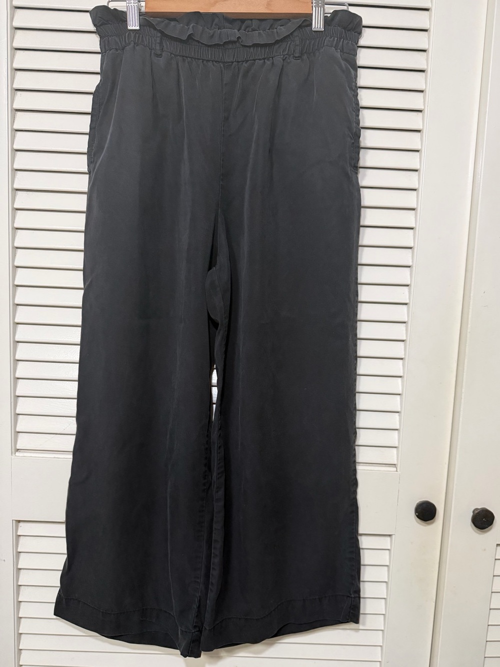 Relaxed Black Wide-Leg Tencel Pants with Elastic Waist - Size L